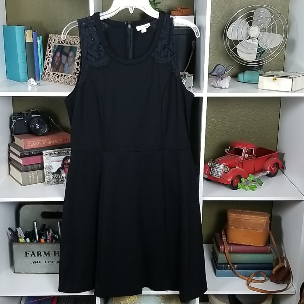 Black Sleeveless Maison Jules